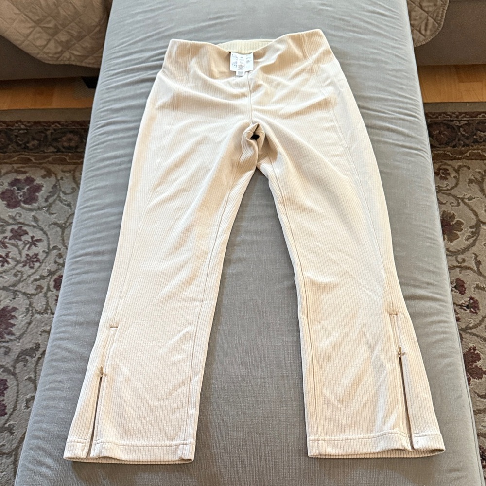 Lululemon Athletica Cream Ankle Pants
